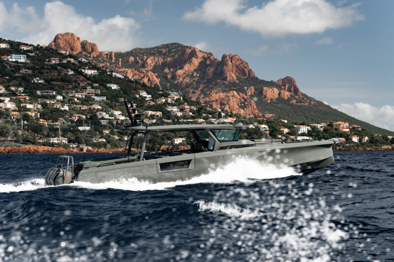 BRABUS-Shadow-1500-Cross-Top-Stealth-Green-Signature-Edition_01__ScaleWidthWzgwMF0