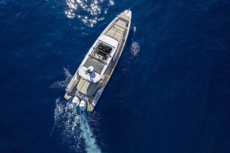 Axopar 37 Sun-Top Mediterrana Edition